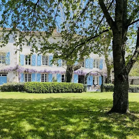 Bed & Breakfast Domaine La Reveille 3*