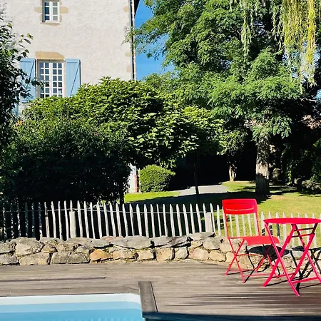 Couette-café Domaine La Reveille 3*