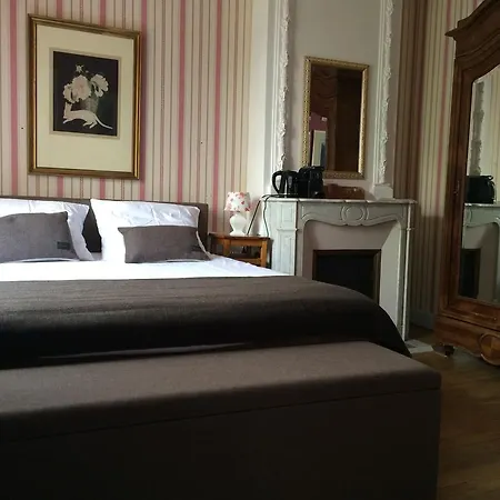 Couette-café Domaine La Reveille 3*